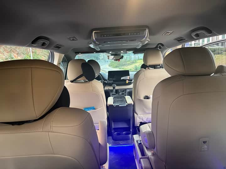 Фото 19 - Toyota Sienna