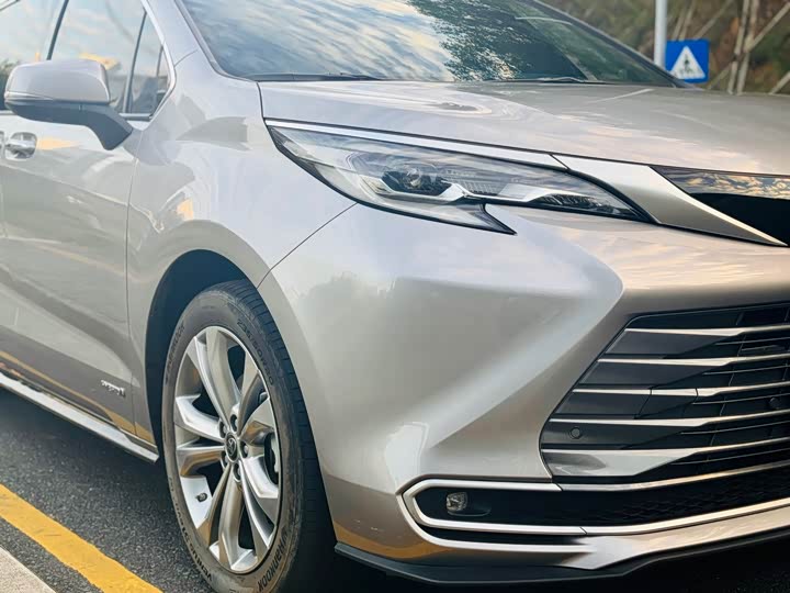 Фото 25 - Toyota Sienna