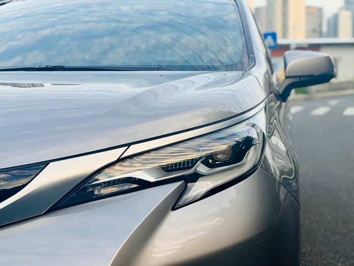 Фото 3 - Toyota Sienna