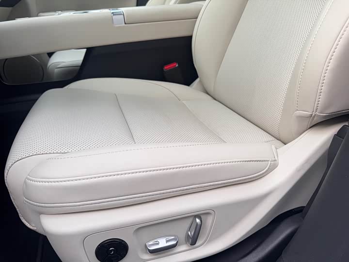 Фото 15 - LiXiang L6