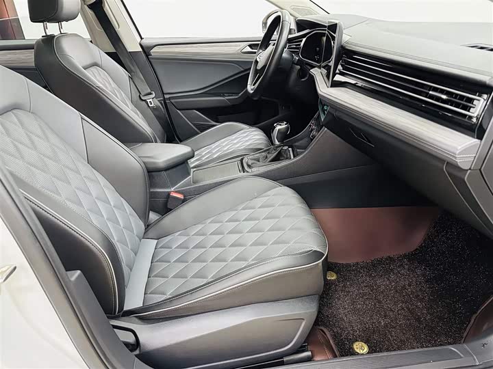 Фото 12 - Volkswagen Sagitar L