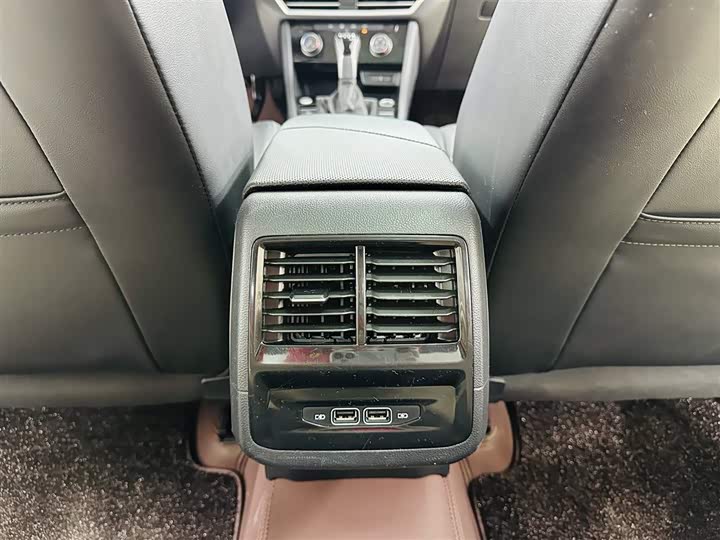 Фото 19 - Volkswagen Sagitar L