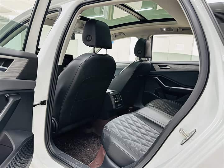 Фото 20 - Volkswagen Sagitar L