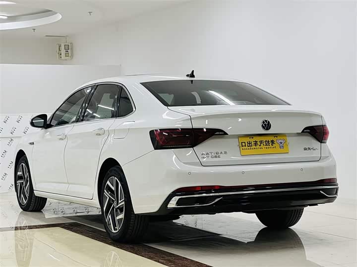 Фото 6 - Volkswagen Sagitar L