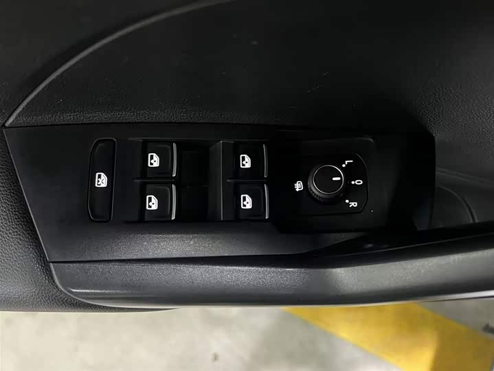 Фото 10 - Volkswagen Tacqua