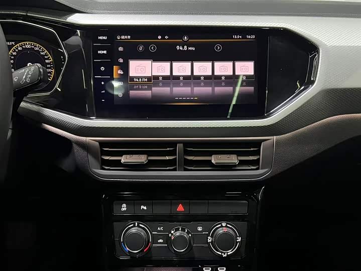 Фото 13 - Volkswagen Tacqua