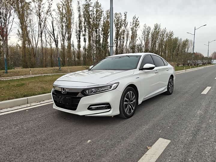 Фото 1 - Honda Accord