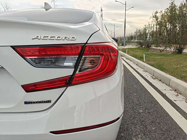 Фото 13 - Honda Accord