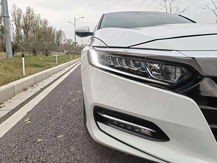 Фото 15 - Honda Accord