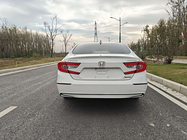 Фото 6 - Honda Accord