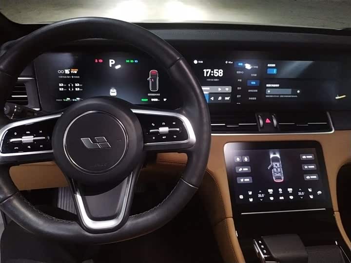 Фото 10 - LiXiang One