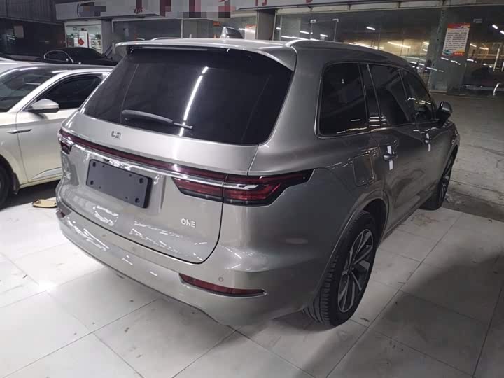 Фото 7 - LiXiang One