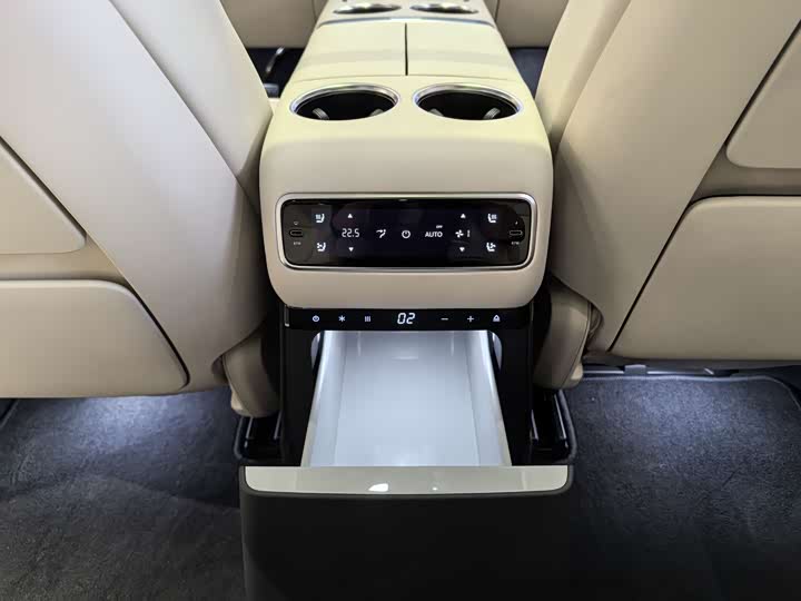 Фото 10 - LiXiang L9