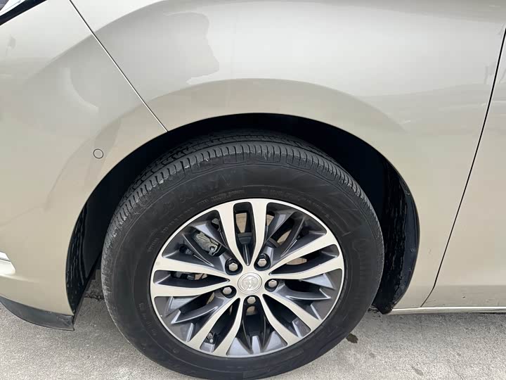 Фото 12 - Buick GL8 ES