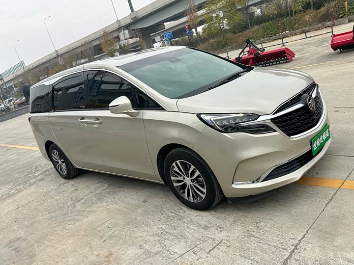 Фото 15 - Buick GL8 ES