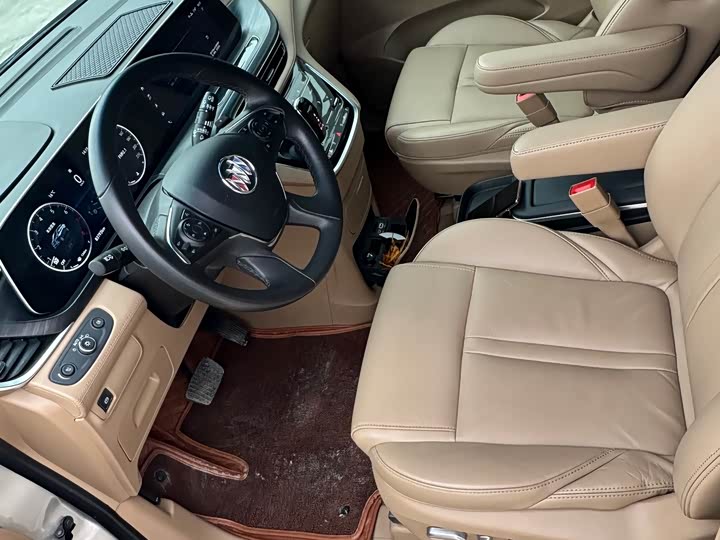 Фото 3 - Buick GL8 ES