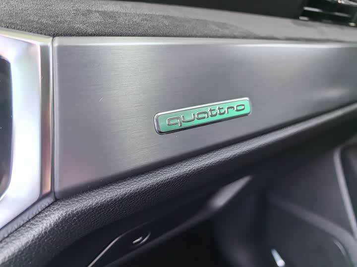 Фото 13 - Audi Q3