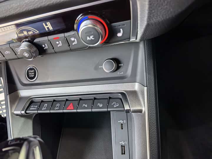 Фото 14 - Audi Q3