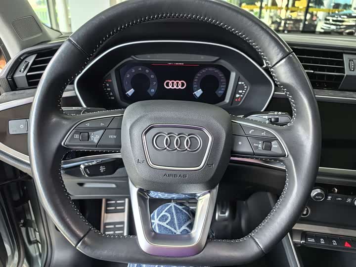 Фото 20 - Audi Q3
