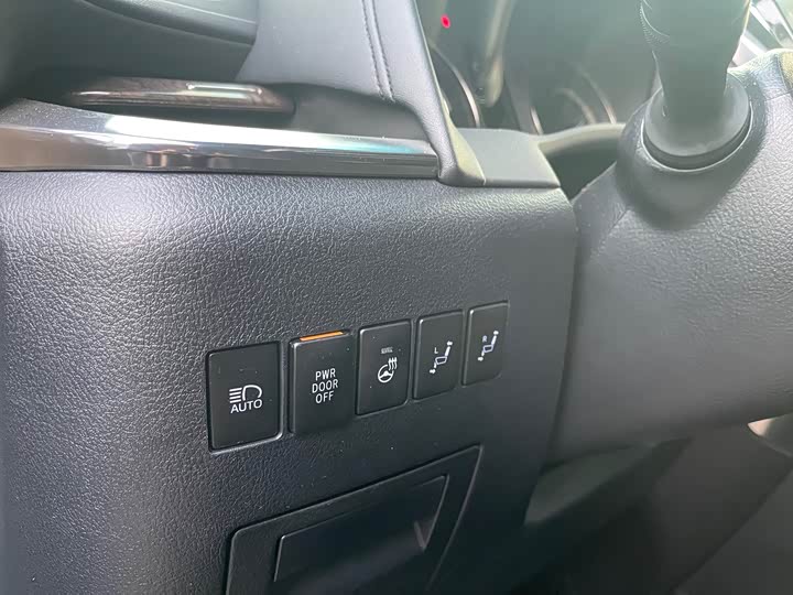 Фото 5 - Toyota Vellfire