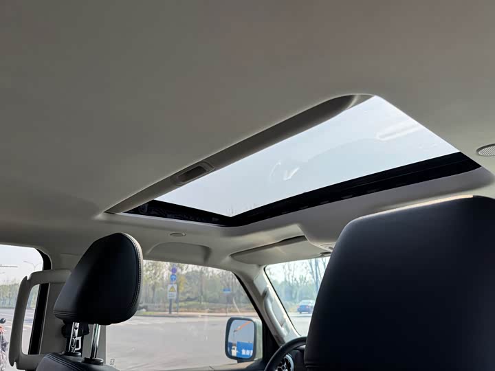 Фото 20 - Tank 300