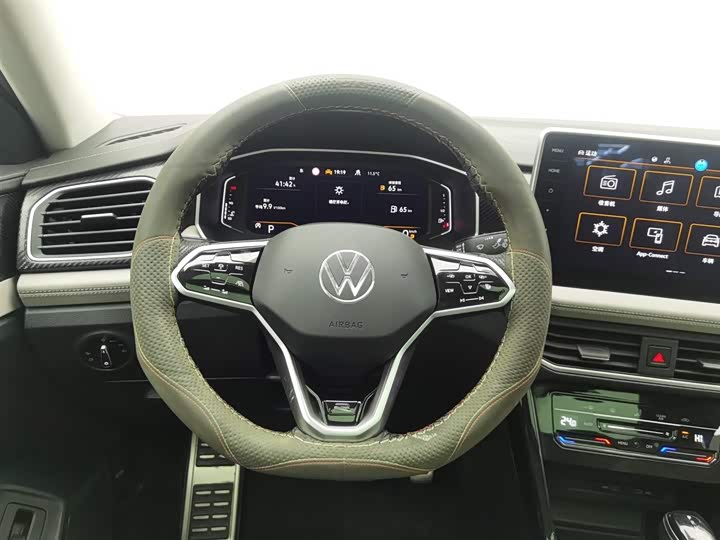 Фото 11 - Volkswagen Tayron X