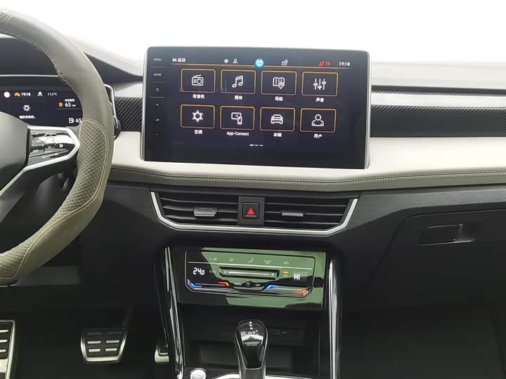 Фото 12 - Volkswagen Tayron X