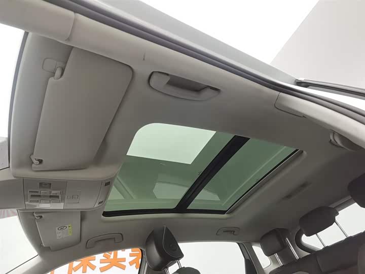 Фото 14 - Volkswagen Tayron X