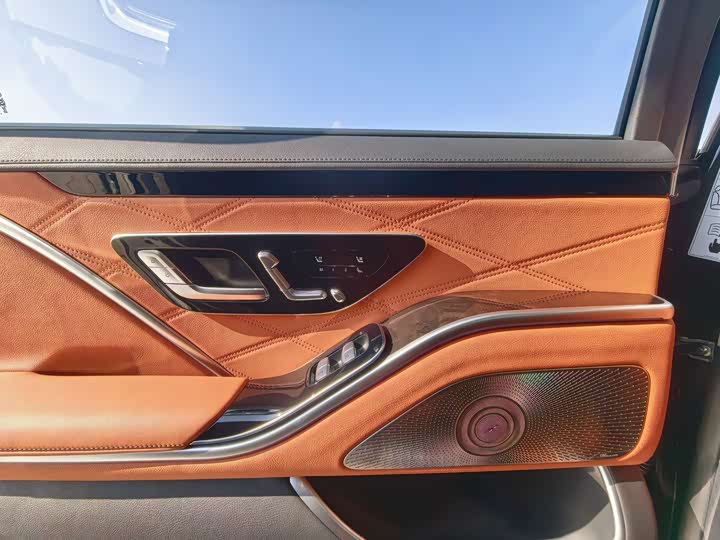 Фото 11 - Mercedes-Benz Maybach S-Class