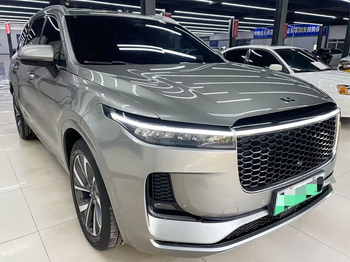 Фото 2 - LiXiang One