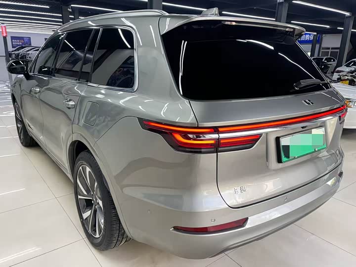 Фото 3 - LiXiang One