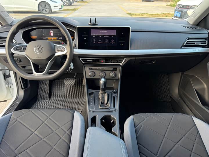 Фото 10 - Volkswagen Lavida