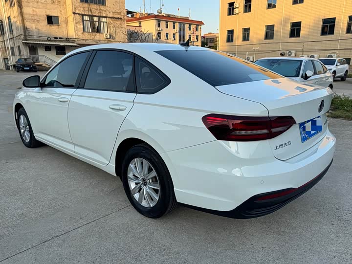 Фото 5 - Volkswagen Lavida