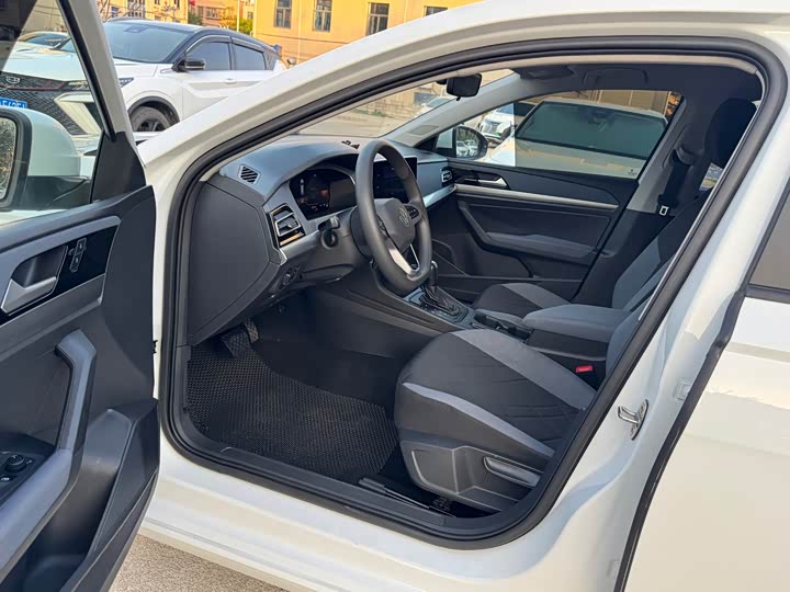 Фото 8 - Volkswagen Lavida