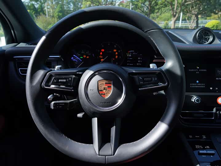 Фото 10 - Porsche Macan