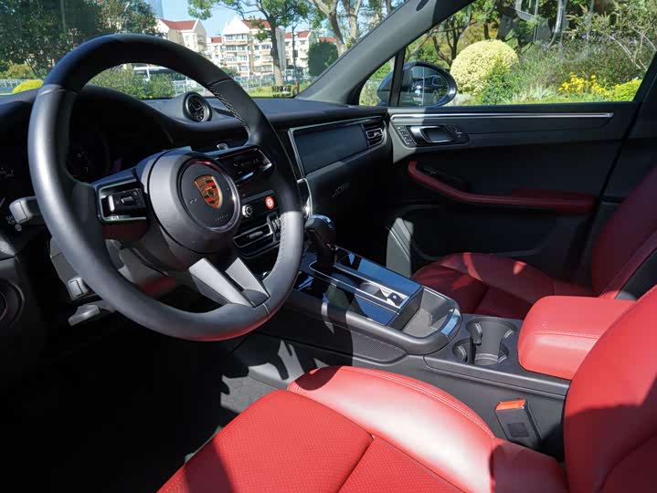 Фото 13 - Porsche Macan