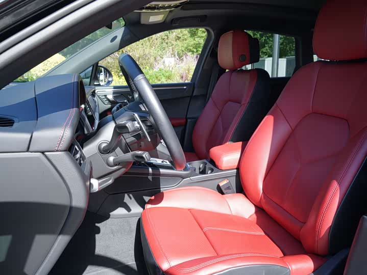 Фото 14 - Porsche Macan