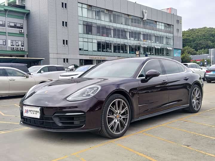 Фото 1 - Porsche Panamera