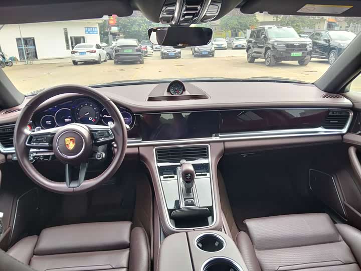 Фото 11 - Porsche Panamera