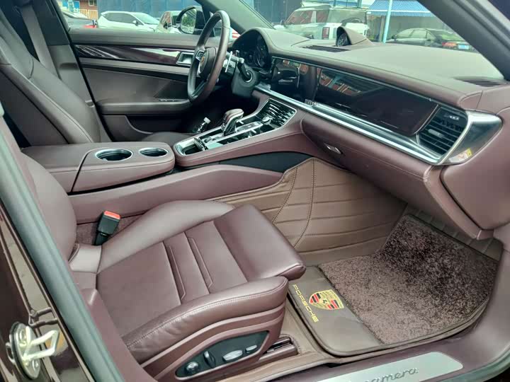 Фото 12 - Porsche Panamera