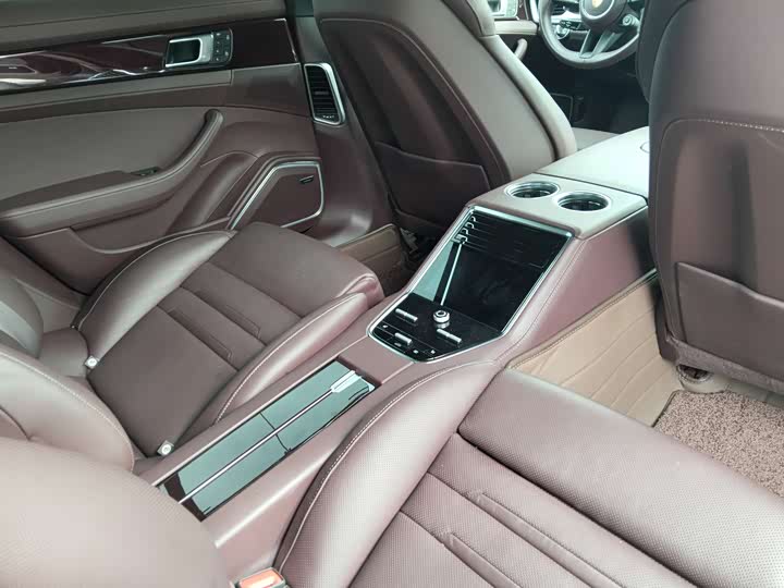 Фото 15 - Porsche Panamera