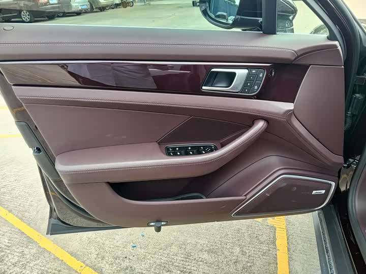 Фото 17 - Porsche Panamera