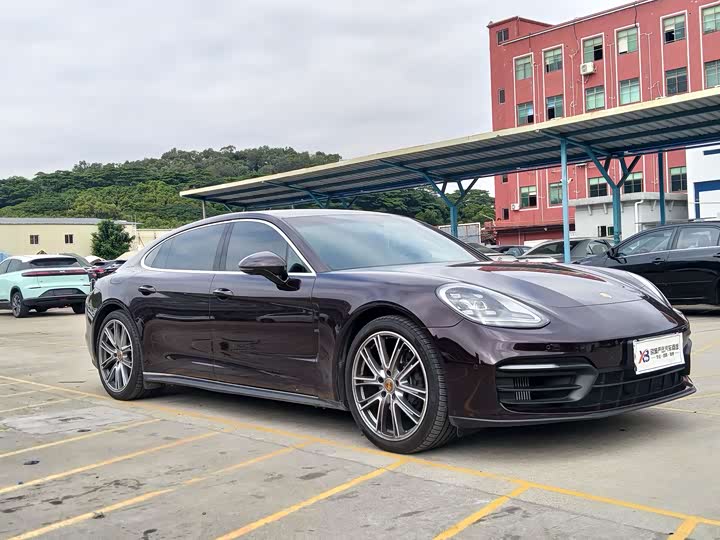 Фото 3 - Porsche Panamera