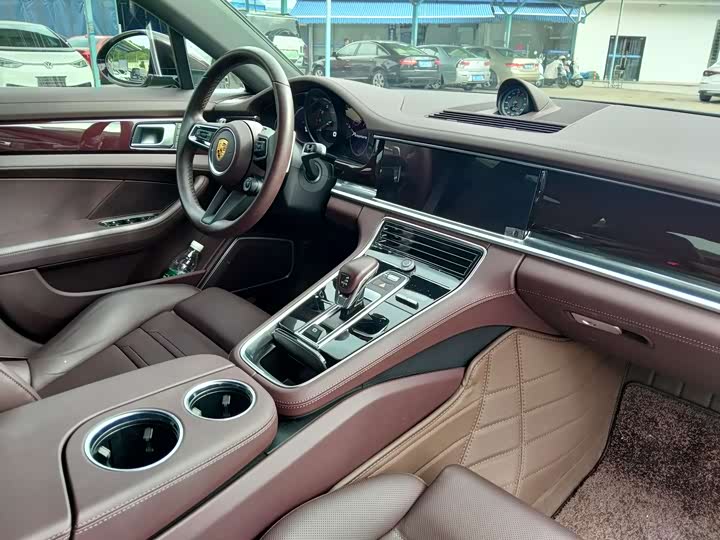 Фото 9 - Porsche Panamera