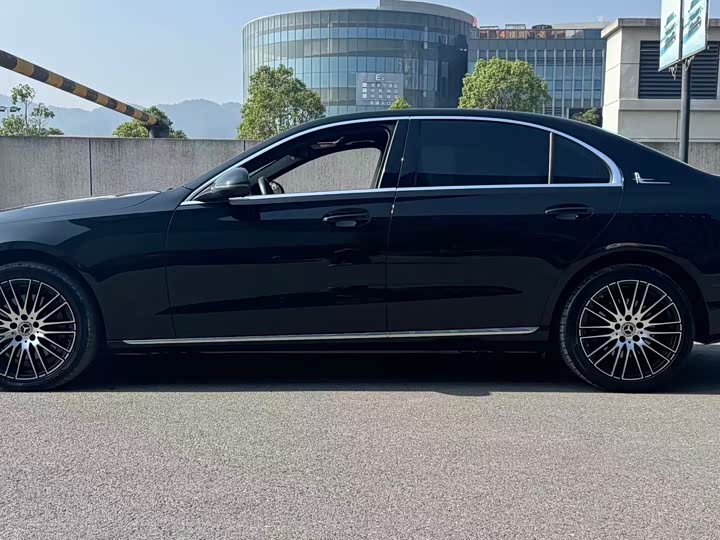 Фото 4 - Mercedes-Benz C-Class