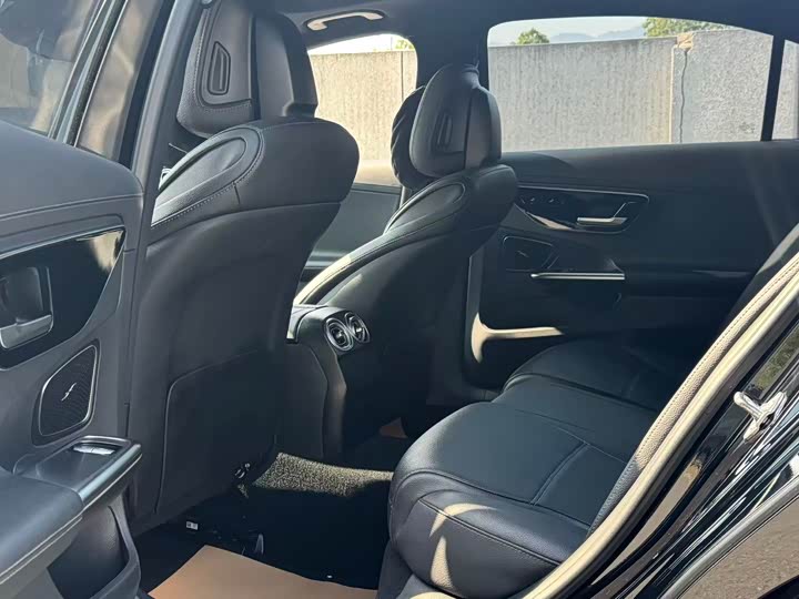 Фото 9 - Mercedes-Benz C-Class