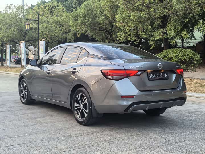 Фото 5 - Nissan Sylphy