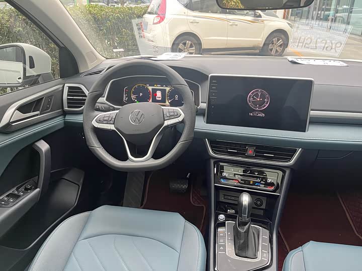 Фото 11 - Volkswagen Tharu