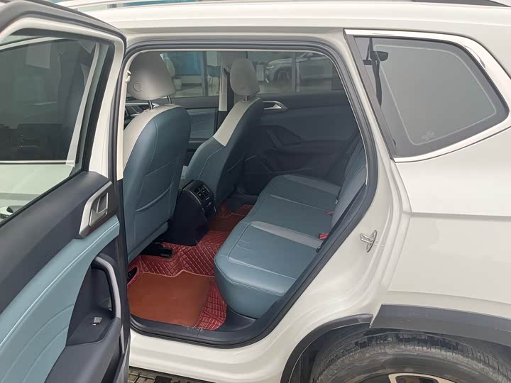 Фото 4 - Volkswagen Tharu