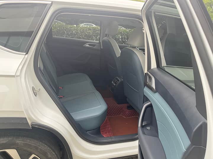 Фото 8 - Volkswagen Tharu